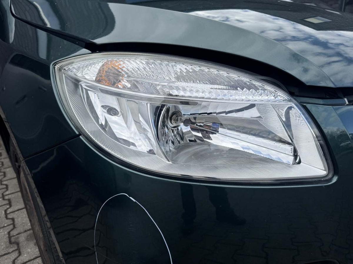 Skoda Fabia 2 original Scheinwerfer vorn rechts Halogen H4 Bj.2008